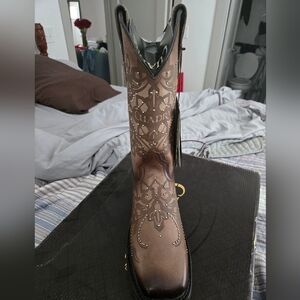 Women cowboy boots